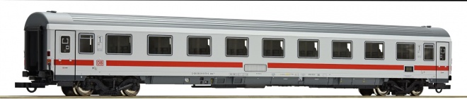 Passenger car 1st class type Avmz 108.1<br /><a href='images/pictures/Roco/230938.jpg' target='_blank'>Full size image</a>